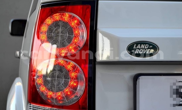 Acheter Occasion Voiture Land Rover Discovery Blanc à Livingstone, Zambie Acheter Occasion Voiture Land Rover Discovery Blanc à Livingstone, Zambie