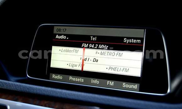 Acheter Occasion Voiture Mercedes-Benz E200 Blanc à Chingola, Zambie Acheter Occasion Voiture Mercedes-Benz E200 Blanc à Chingola, Zambie