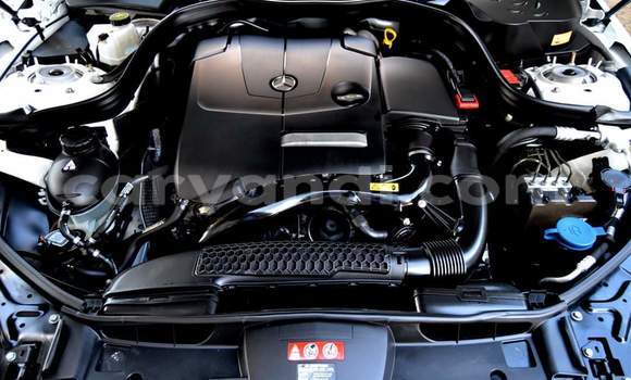 Acheter Occasion Voiture Mercedes-Benz E200 Blanc à Chingola, Zambie Acheter Occasion Voiture Mercedes-Benz E200 Blanc à Chingola, Zambie