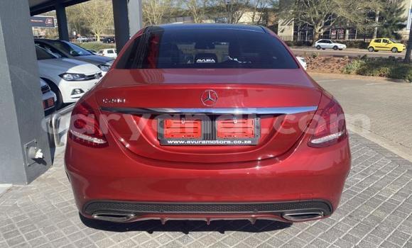 Tenga Tsaru Mercedes-Benz C-Classe Tsvuku Mota in Kabwe in Zambia Tenga Tsaru Mercedes-Benz C-Classe Tsvuku Mota in Kabwe in Zambia