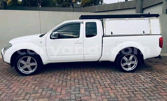 Acheter Occasion Voiture Nissan Navara Blanc à Chingola, Zambie Acheter Occasion Voiture Nissan Navara Blanc à Chingola, Zambie