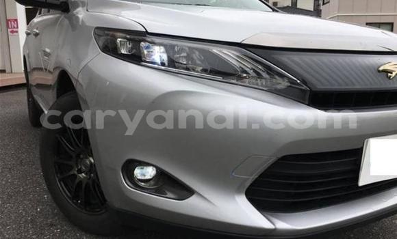 Acheter Occasion Voiture Toyota Harrier Gris à Livingstone, Zambie Acheter Occasion Voiture Toyota Harrier Gris à Livingstone, Zambie