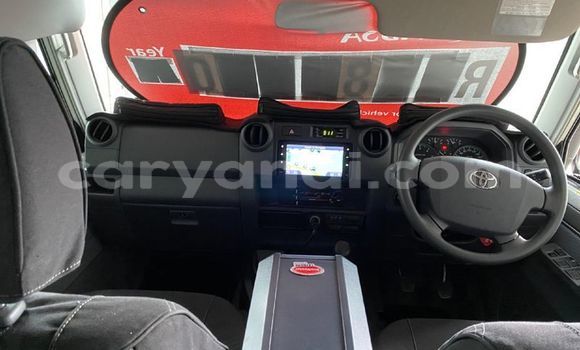Buy Used Toyota Land Cruiser White Car in Livingstone in Zambia Buy Used Toyota Land Cruiser White Car in Livingstone in Zambia