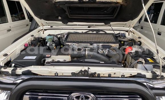 Buy Used Toyota Land Cruiser White Car in Livingstone in Zambia Buy Used Toyota Land Cruiser White Car in Livingstone in Zambia