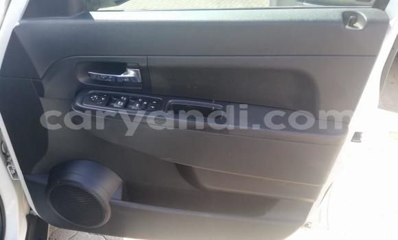 Acheter Occasion Voiture Jeep Cherokee Blanc à Limulunga, Occidental Acheter Occasion Voiture Jeep Cherokee Blanc à Limulunga, Occidental