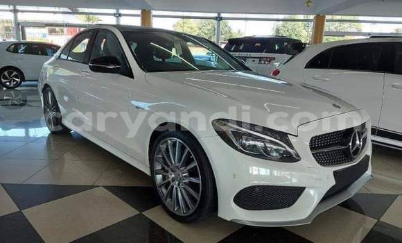 Acheter Occasion Voiture Mercedes-Benz C-Classe Blanc à Chipata, Zambie Acheter Occasion Voiture Mercedes-Benz C-Classe Blanc à Chipata, Zambie