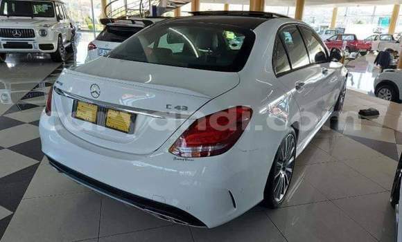 Acheter Occasion Voiture Mercedes-Benz C-Classe Blanc à Chipata, Zambie Acheter Occasion Voiture Mercedes-Benz C-Classe Blanc à Chipata, Zambie