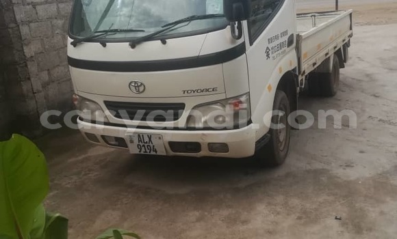 Acheter Occasion Utilitaire Toyota Dyna Blanc à Lusaka, Zambie Acheter Occasion Utilitaire Toyota Dyna Blanc à Lusaka, Zambie