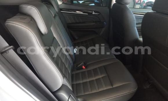 Acheter Occasion Voiture Isuzu MU-X Gris à Livingstone, Zambie Acheter Occasion Voiture Isuzu MU-X Gris à Livingstone, Zambie