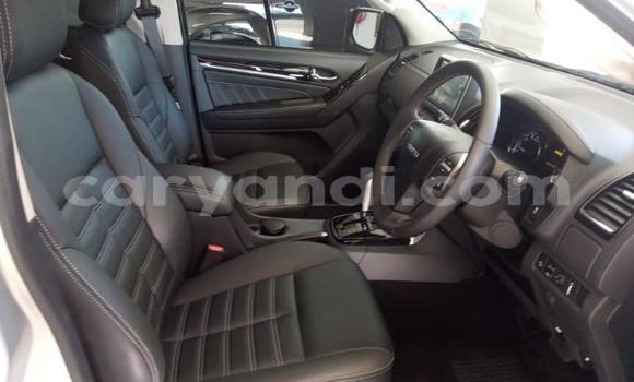 Acheter Occasion Voiture Isuzu MU-X Gris à Livingstone, Zambie Acheter Occasion Voiture Isuzu MU-X Gris à Livingstone, Zambie