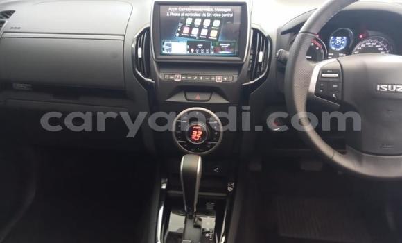 Acheter Occasion Voiture Isuzu MU-X Gris à Livingstone, Zambie Acheter Occasion Voiture Isuzu MU-X Gris à Livingstone, Zambie