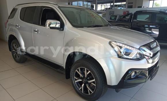 Acheter Occasion Voiture Isuzu MU-X Gris à Livingstone, Zambie Acheter Occasion Voiture Isuzu MU-X Gris à Livingstone, Zambie