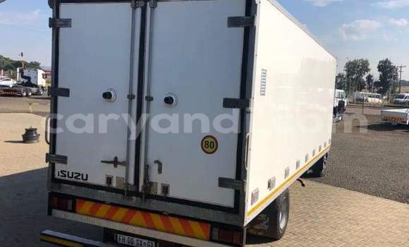 Acheter Occasion Utilitaire Isuzu FTR 850 Blanc à Chipata, Zambie Acheter Occasion Utilitaire Isuzu FTR 850 Blanc à Chipata, Zambie