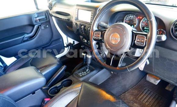 Acheter Occasion Voiture Jeep Wrangler Blanc à Livingstone, Zambie Acheter Occasion Voiture Jeep Wrangler Blanc à Livingstone, Zambie