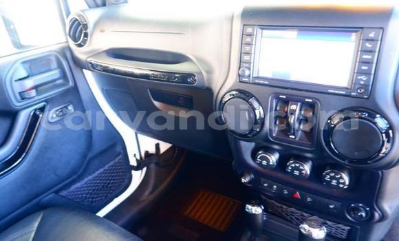 Acheter Occasion Voiture Jeep Wrangler Blanc à Livingstone, Zambie Acheter Occasion Voiture Jeep Wrangler Blanc à Livingstone, Zambie