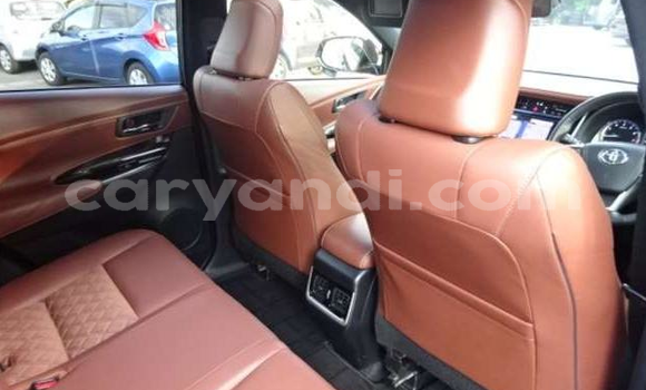 Acheter Occasion Voiture Toyota Harrier Noir à Livingstone, Zambie Acheter Occasion Voiture Toyota Harrier Noir à Livingstone, Zambie