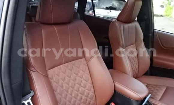 Acheter Occasion Voiture Toyota Harrier Noir à Livingstone, Zambie Acheter Occasion Voiture Toyota Harrier Noir à Livingstone, Zambie