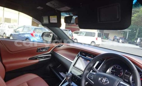 Acheter Occasion Voiture Toyota Harrier Noir à Livingstone, Zambie Acheter Occasion Voiture Toyota Harrier Noir à Livingstone, Zambie