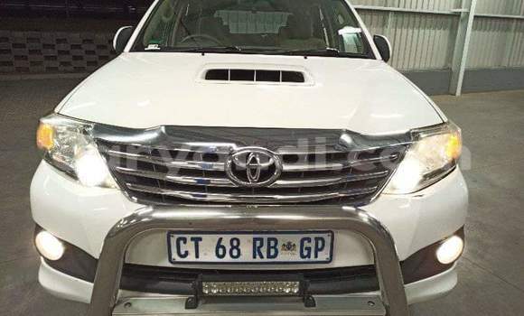 Nunua Ilio tumika Toyota Fortuner Nyeupe Gari ndani ya Chipata nchini Zambia