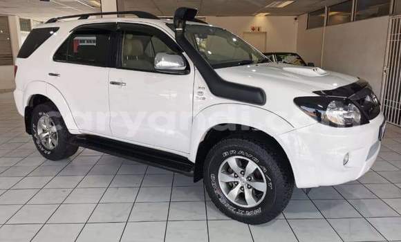 Acheter Occasion Voiture Toyota Fortuner Blanc à Chipata, Zambie Acheter Occasion Voiture Toyota Fortuner Blanc à Chipata, Zambie