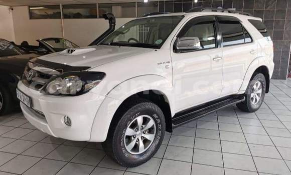 Acheter Occasion Voiture Toyota Fortuner Blanc à Chipata, Zambie Acheter Occasion Voiture Toyota Fortuner Blanc à Chipata, Zambie