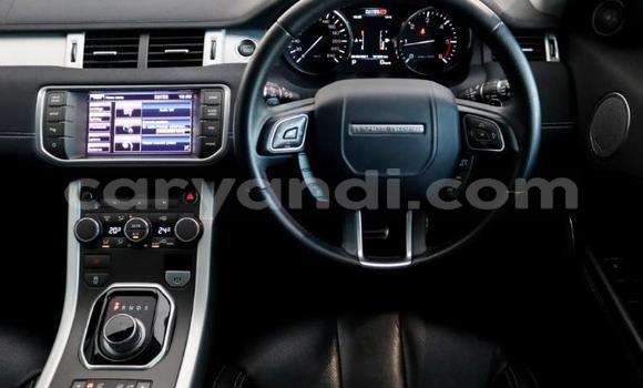 Acheter Occasion Voiture Land Rover Range Rover Evoque Blanc à Livingstone, Zambie Acheter Occasion Voiture Land Rover Range Rover Evoque Blanc à Livingstone, Zambie