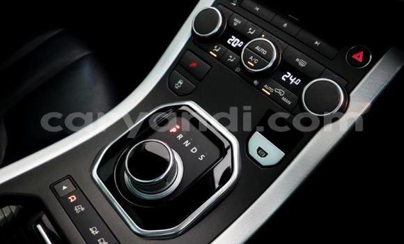 Acheter Occasion Voiture Land Rover Range Rover Evoque Blanc à Livingstone, Zambie Acheter Occasion Voiture Land Rover Range Rover Evoque Blanc à Livingstone, Zambie
