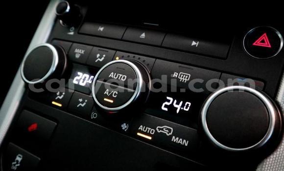 Acheter Occasion Voiture Land Rover Range Rover Evoque Blanc à Livingstone, Zambie Acheter Occasion Voiture Land Rover Range Rover Evoque Blanc à Livingstone, Zambie