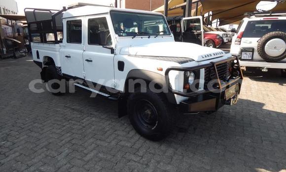 Acheter Occasion Voiture Land Rover Defender Blanc à Kasama, Zambie Acheter Occasion Voiture Land Rover Defender Blanc à Kasama, Zambie