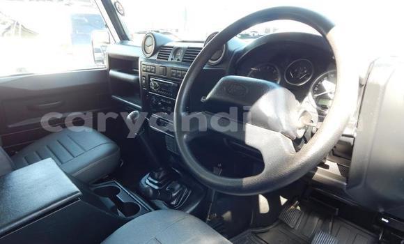 Acheter Occasion Voiture Land Rover Defender Blanc à Kasama, Zambie Acheter Occasion Voiture Land Rover Defender Blanc à Kasama, Zambie