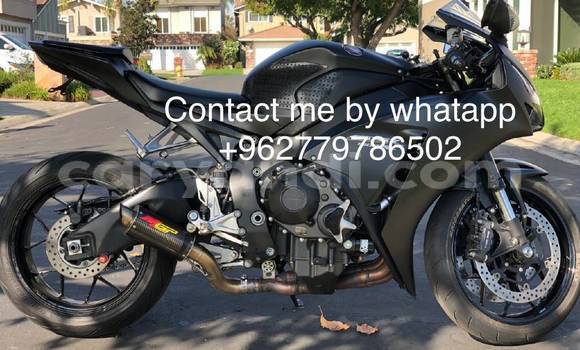 Acheter Occasion Moto Honda CBR 1000 RR Noir à Lusaka, Zambie