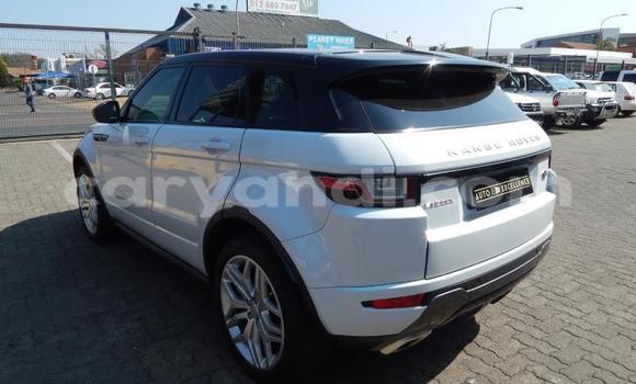 Acheter Occasion Voiture Land Rover Range Rover Evoque Blanc à Chipata, Zambie Acheter Occasion Voiture Land Rover Range Rover Evoque Blanc à Chipata, Zambie