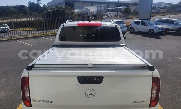 Nunua Ilio tumika Mercedes‒Benz X-klasse Concept Nyeupe Gari ndani ya Kitwe nchini Zambia Nunua Ilio tumika Mercedes‒Benz X-klasse Concept Nyeupe Gari ndani ya Kitwe nchini Zambia