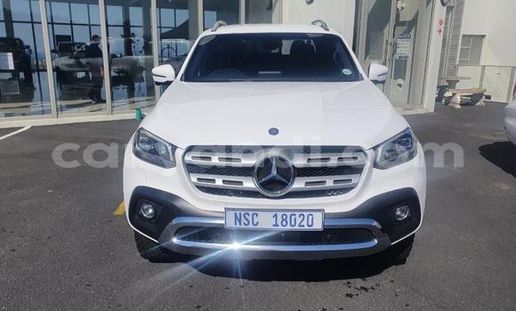 Nunua Ilio tumika Mercedes‒Benz X-klasse Concept Nyeupe Gari ndani ya Kitwe nchini Zambia Nunua Ilio tumika Mercedes‒Benz X-klasse Concept Nyeupe Gari ndani ya Kitwe nchini Zambia