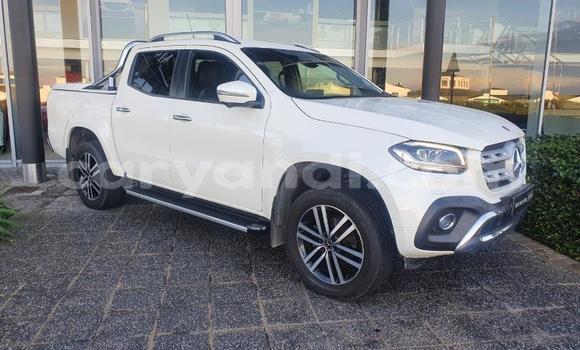 Nunua Ilio tumika Mercedes‒Benz X-klasse Concept Nyeupe Gari ndani ya Kitwe nchini Zambia Nunua Ilio tumika Mercedes‒Benz X-klasse Concept Nyeupe Gari ndani ya Kitwe nchini Zambia