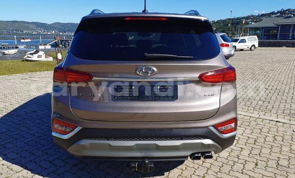 Tenga Tsaru Hyundai Santa Fe Sirivha Mota in Kitwe in Zambia Tenga Tsaru Hyundai Santa Fe Sirivha Mota in Kitwe in Zambia