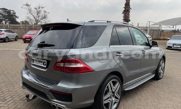 Tenga Tsaru Mercedes‒Benz M-klasse AMG Sirivha Mota in Chingola in Zambia Tenga Tsaru Mercedes‒Benz M-klasse AMG Sirivha Mota in Chingola in Zambia