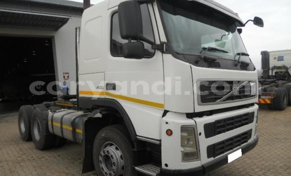 Buy Used Volvo FL White Truck in Lundazi in Eastern Buy Used Volvo FL White Truck in Lundazi in Eastern