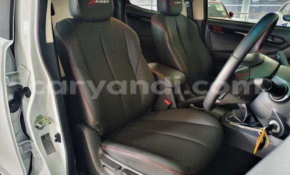 Acheter Occasion Voiture Isuzu D–MAX Blanc à Chingola, Zambie Acheter Occasion Voiture Isuzu D–MAX Blanc à Chingola, Zambie