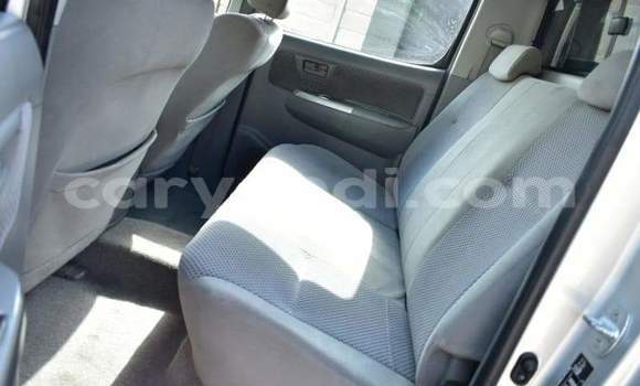 Acheter Occasion Voiture Toyota Hilux Gris à Chipata, Zambie Acheter Occasion Voiture Toyota Hilux Gris à Chipata, Zambie