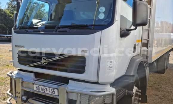 Buy Used Volvo F4 White Truck in Chipata in Zambia