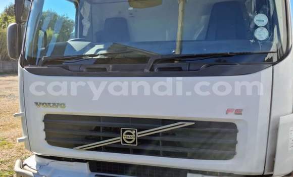 Acheter Occasion Utilitaire Volvo F4 Blanc à Chipata, Zambie Acheter Occasion Utilitaire Volvo F4 Blanc à Chipata, Zambie