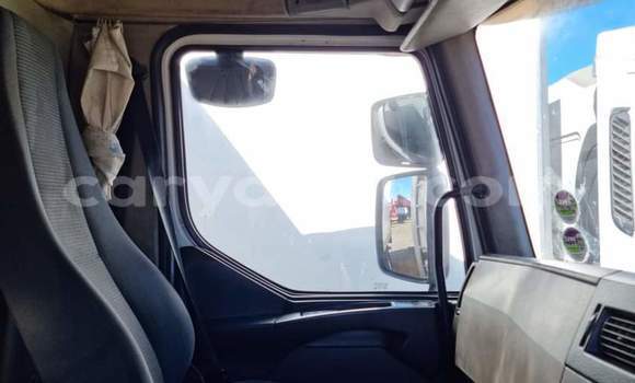 Acheter Occasion Utilitaire Volvo F4 Blanc à Chipata, Zambie Acheter Occasion Utilitaire Volvo F4 Blanc à Chipata, Zambie