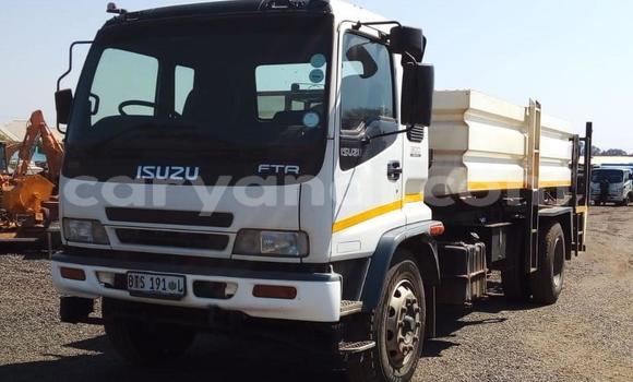 Acheter Occasion Utilitaire Isuzu FTR 850 Blanc à Chipata, Zambie