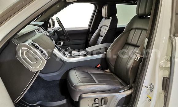 Acheter Occasion Voiture Land Rover Range Rover Blanc à Livingstone, Zambie Acheter Occasion Voiture Land Rover Range Rover Blanc à Livingstone, Zambie