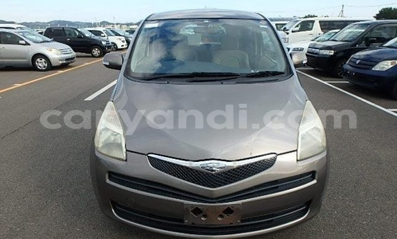 Acheter Import Voiture Toyota Ractis Marron à Lusaka, Zambie Acheter Import Voiture Toyota Ractis Marron à Lusaka, Zambie
