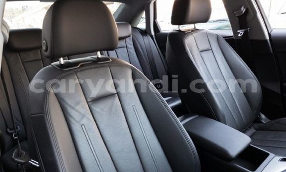 Nunua Ilio tumika Audi A4 Nyeupe Gari ndani ya Livingstone nchini Zambia Nunua Ilio tumika Audi A4 Nyeupe Gari ndani ya Livingstone nchini Zambia