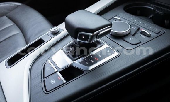 Nunua Ilio tumika Audi A4 Nyeupe Gari ndani ya Livingstone nchini Zambia Nunua Ilio tumika Audi A4 Nyeupe Gari ndani ya Livingstone nchini Zambia