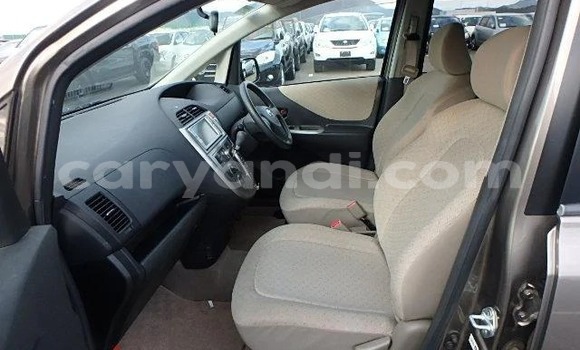 Acheter Import Voiture Toyota Ractis Marron à Lusaka, Zambie Acheter Import Voiture Toyota Ractis Marron à Lusaka, Zambie