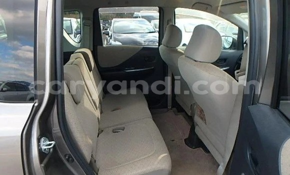 Acheter Import Voiture Toyota Ractis Marron à Lusaka, Zambie Acheter Import Voiture Toyota Ractis Marron à Lusaka, Zambie